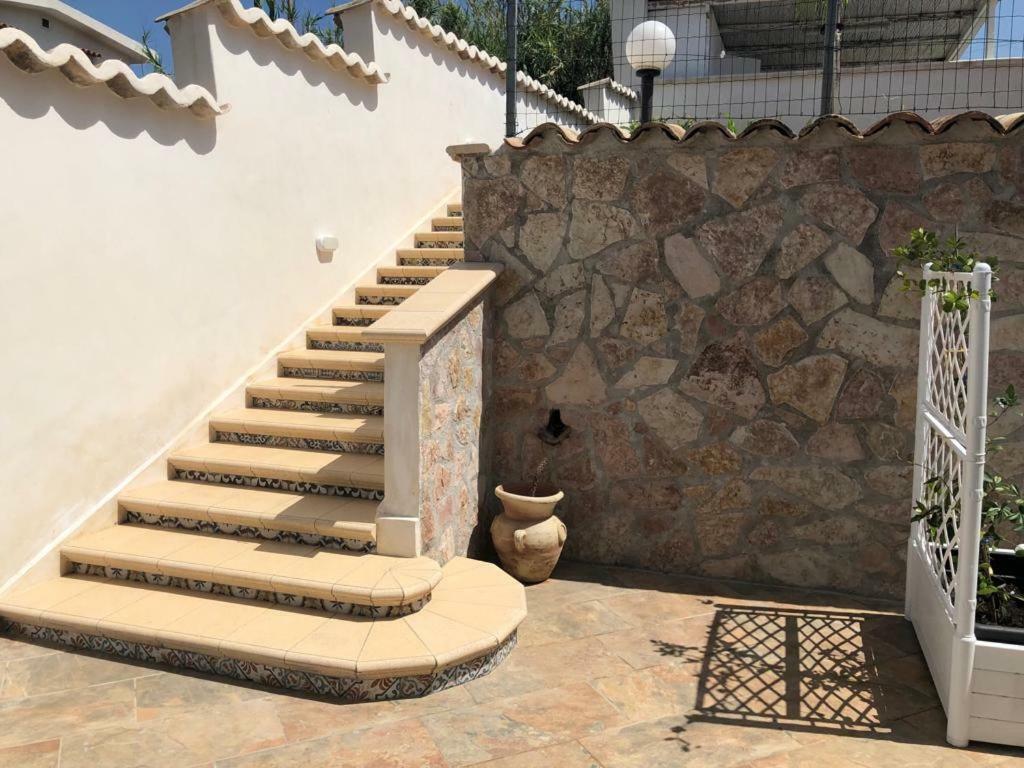 הוילה טראפטו Cala Marina Holidays מראה חיצוני תמונה