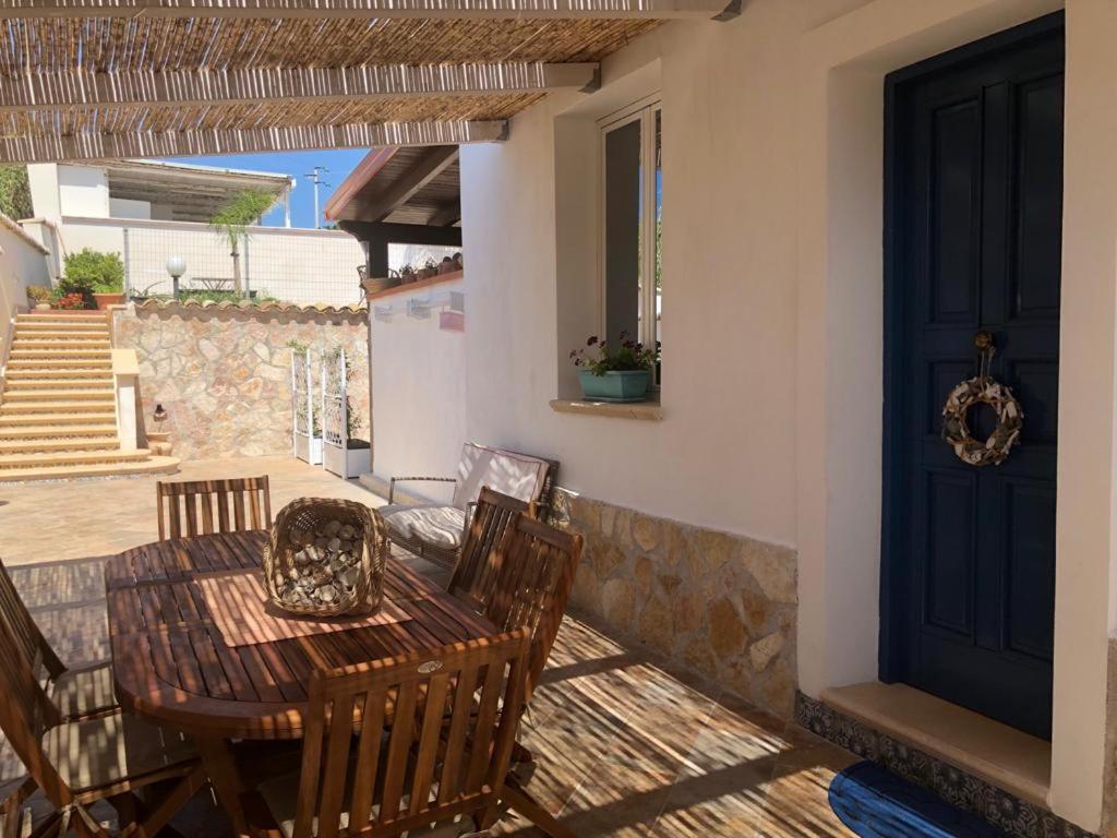 הוילה טראפטו Cala Marina Holidays מראה חיצוני תמונה